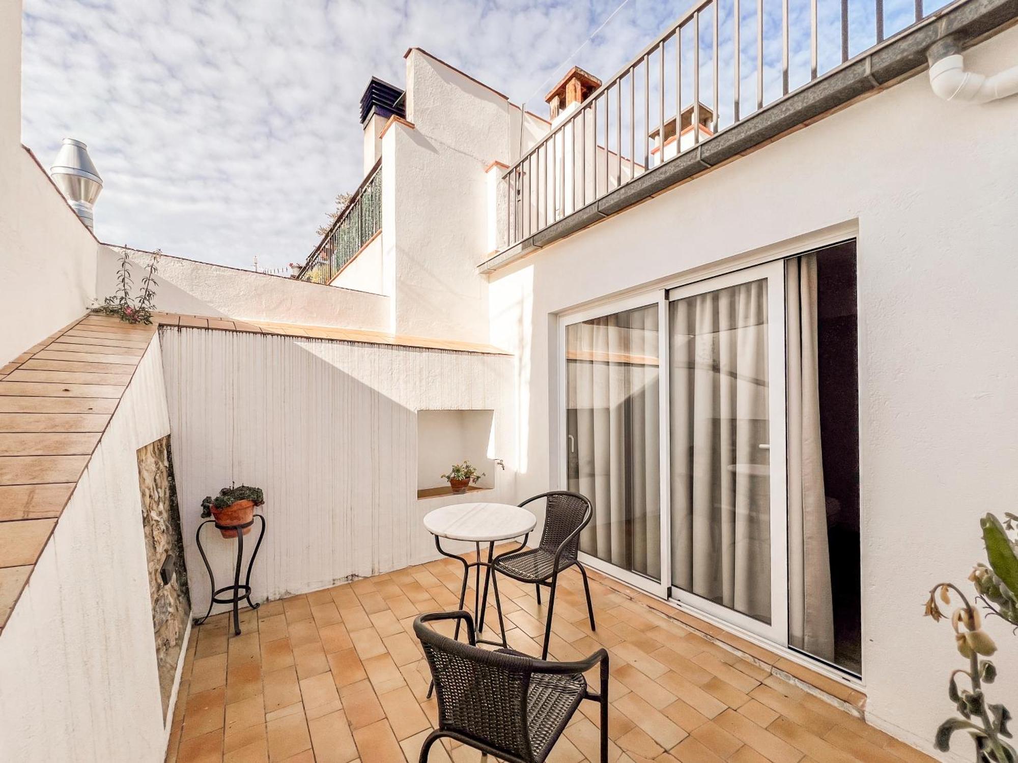 Ganganell Atic Apartamento Con Terraza En Besalú Zewnętrze zdjęcie